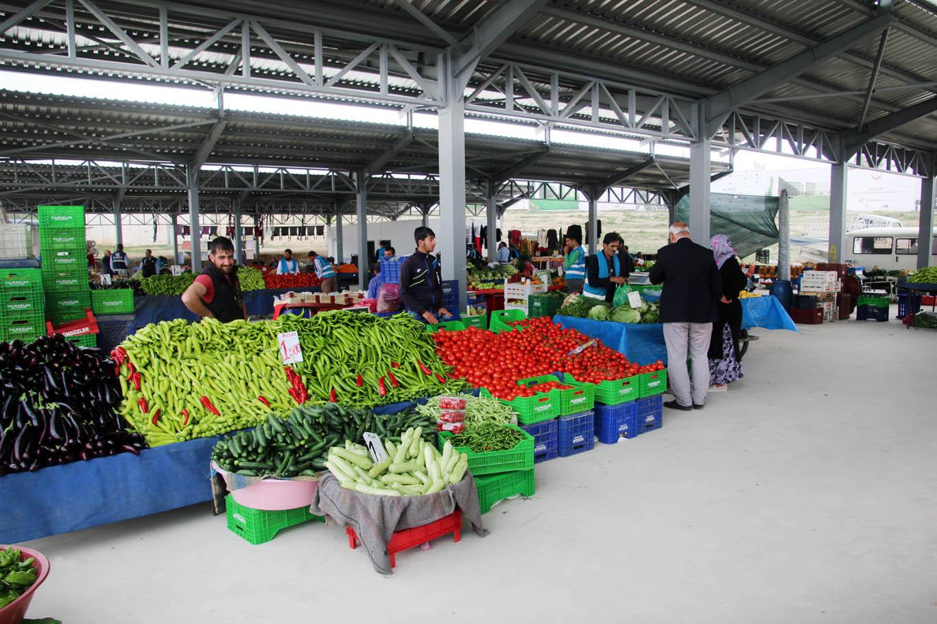 Elazığ’da ilk modern kapalı semt pazarı açıldı Elazığ’da ilk modern kapalı semt pazarı açıldı